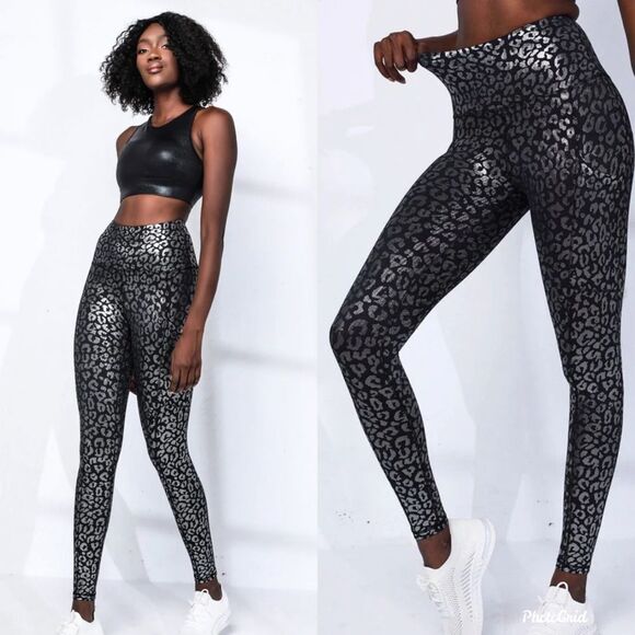 Nikki B Black Cheetah Legging and Bra Set Small - Picture 1 of 3